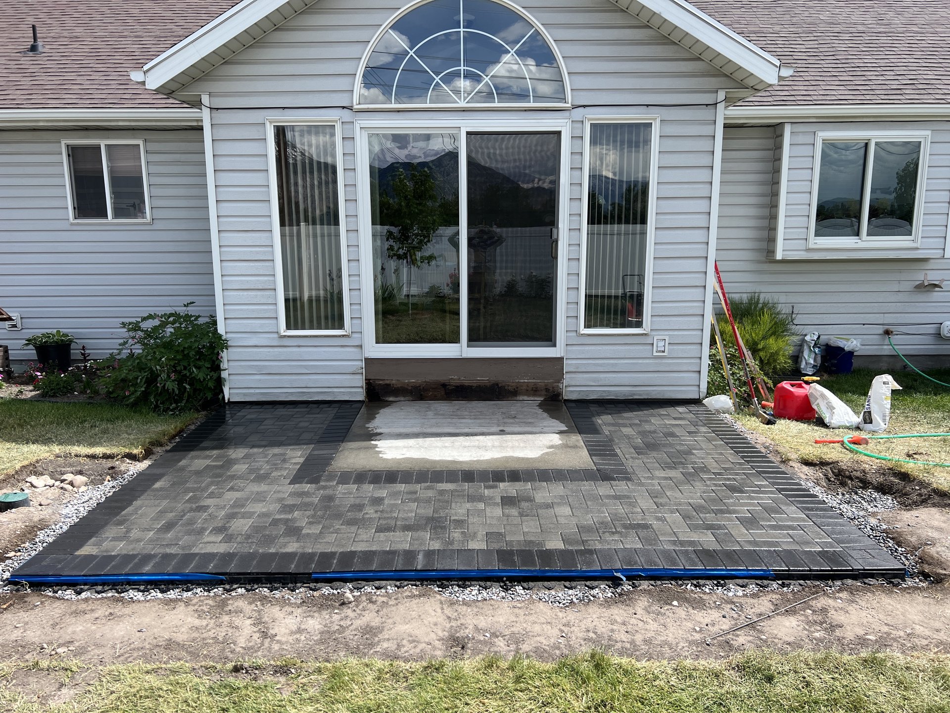 Finished yard and hardscape project in Orem